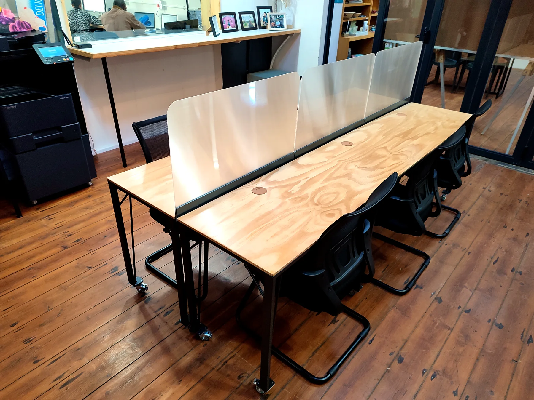 CoCreate hot desk