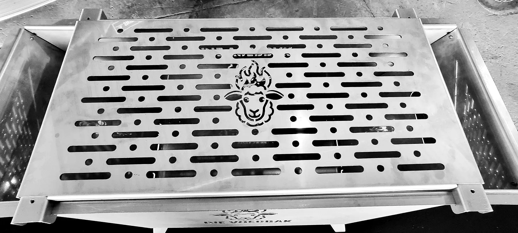 Die Voerbak accessory detail