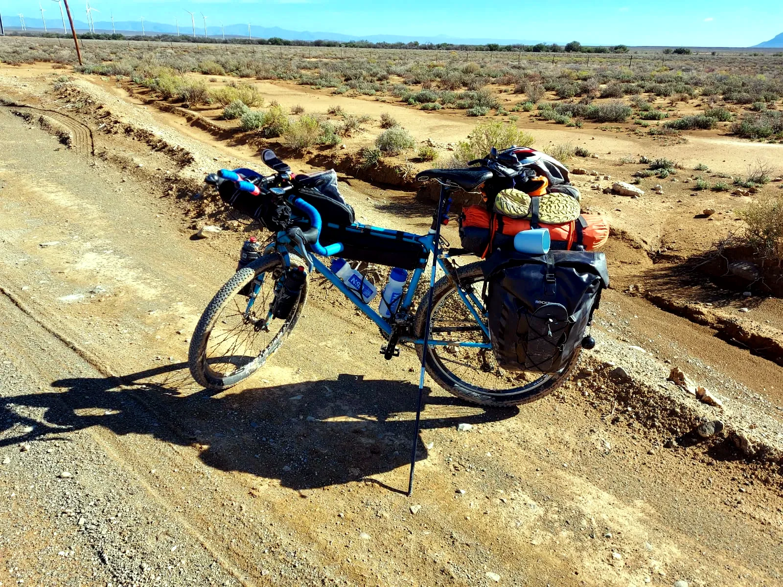 Outdoor carrying system fitted for bikepacking use