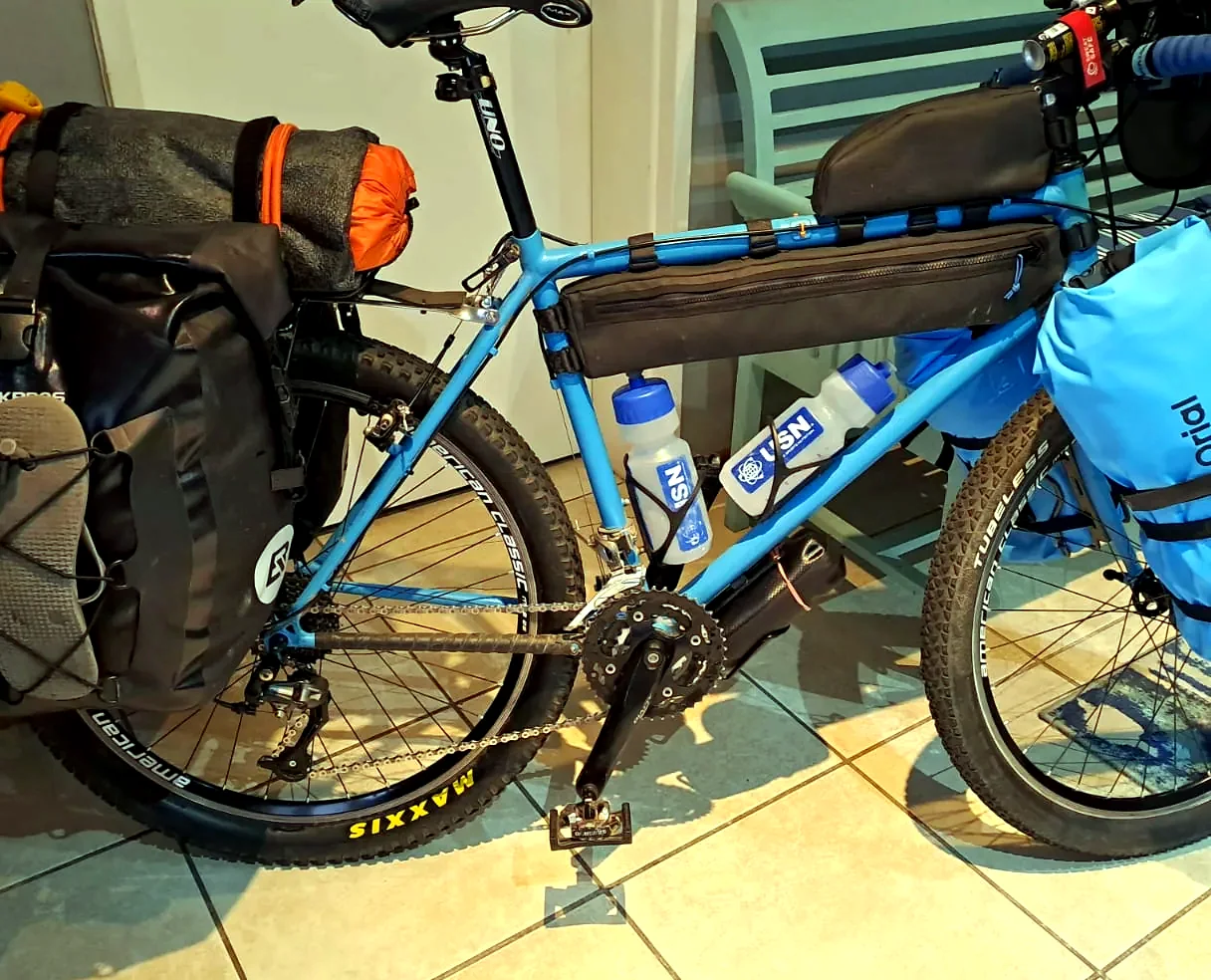 Bike-mounted outdoor carrying hardware detail